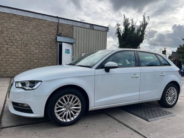 2015 Audi A3 1.6 TDI SE Technik Sportback Euro 6 (s/s) 5dr
