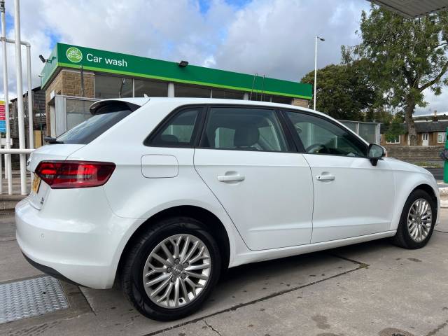 2015 Audi A3 1.6 TDI SE Technik Sportback Euro 6 (s/s) 5dr