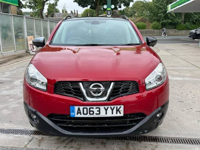 Nissan Qashqai 1.6 dCi 360 2WD Euro 5 (s/s) 5dr SUV Diesel Red