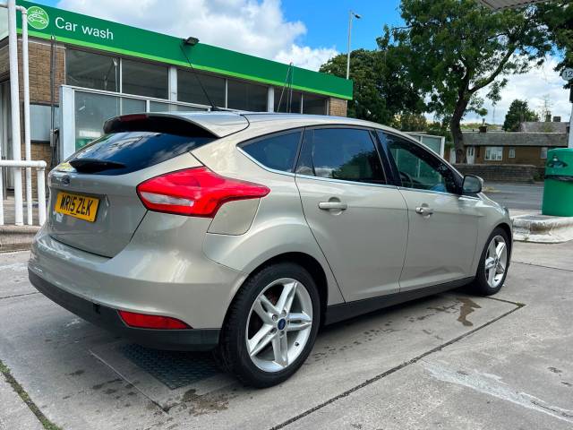 2015 Ford Focus 1.6 TDCi Zetec Euro 5 (s/s) 5dr