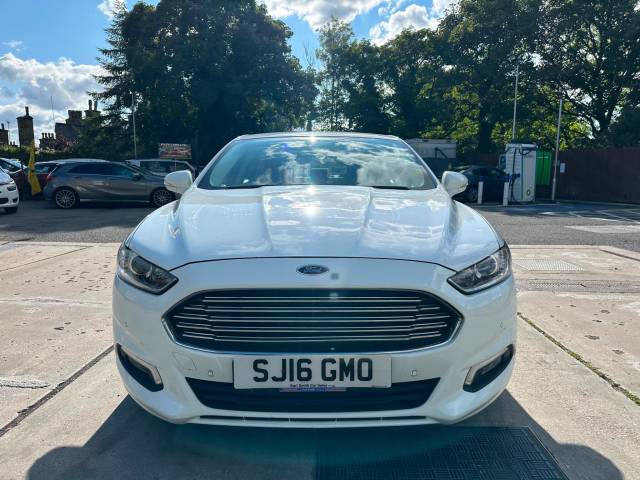 Ford Mondeo 1.5 TDCi ECOnetic Zetec Euro 6 (s/s) 5dr Hatchback Diesel White